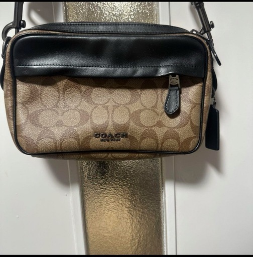 男性・女性 人気の商品、「「COACH」」ショルダーバッグ‼️