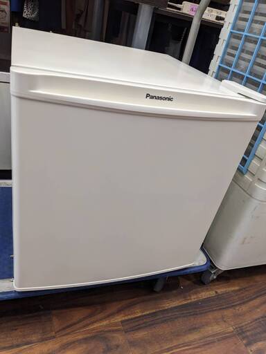 Panasonic 45L シンプルデザイン＆コンパクトパーソナルノンフロン1ドア冷蔵庫NR-A50D-W