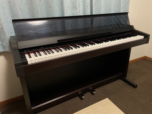 YAMAHAのCLAVINOVA (電子ピアノ)