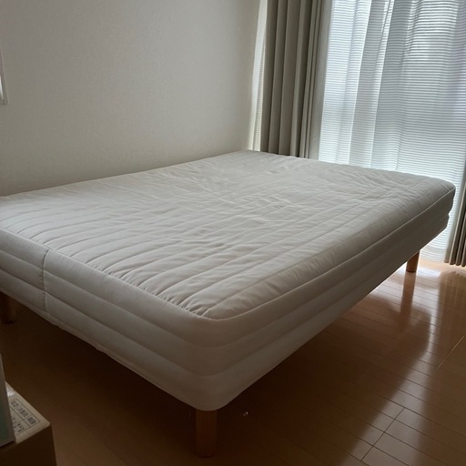 美品【無印良品】脚付きダブルベッド　ポケットコイル