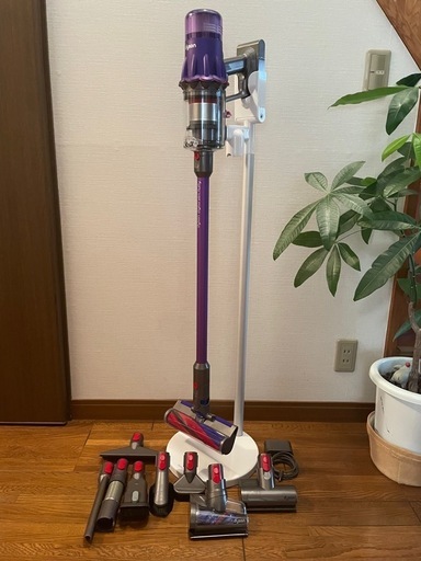 美品】Dyson Digital Slim Fluffy SV18 美品】Dyson Digital
