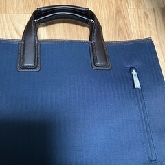 ビジネスバック　トートバック　ネイビー