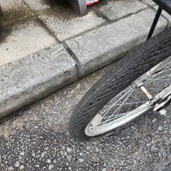 ＪＥＥＰ　折りたたみ自転車　２０インチ　６変速　カゴ　付き　白　配達可能