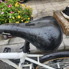 ＪＥＥＰ　折りたたみ自転車　２０インチ　６変速　カゴ　付き　白　配達可能