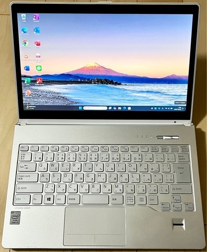 富士通 ノートPC Corei7 8GB SSD 256GB 2Kタッチパネル 生成AI Office2021 DVDマルチ