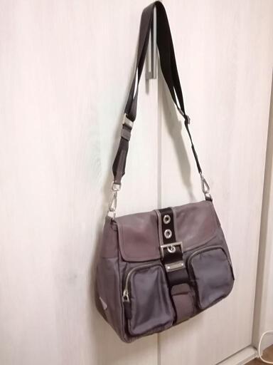 美品。PRADA プラダ レザー\u0026テスート ショルダーバッグ