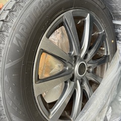 205 / 60 R16 スタッドレスタイヤ ステップワゴン