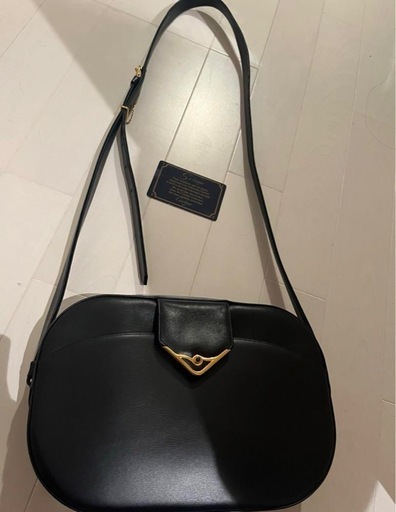 【ほぼ新品定価20万円】カルティエ　ショルダーバッグ　サファイア