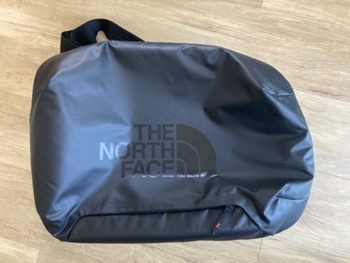 【美品】NORTH FACE ストラトライナーダッフルS リュック ノースフェイス リュックサック 通勤 通学 バッグ