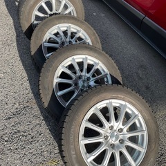 CX-30のホイール付きスタッドレスタイヤ。215/60R17