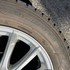CX-30のホイール付きスタッドレスタイヤ。215/60R17