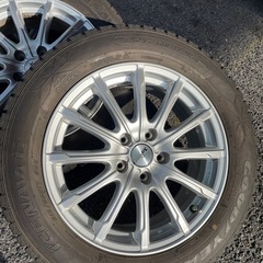 CX-30のホイール付きスタッドレスタイヤ。215/60R17