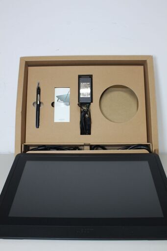 Wacom/Cintiq 16/15.6型/液晶ペンタブレット ④