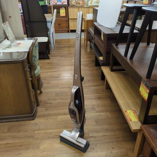 J584 ★多少使用感★スティック掃除機★HITACHI★PV-BE200★2019年製