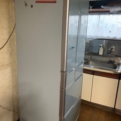 2013年式冷蔵庫になります、