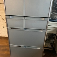 2013年式冷蔵庫になります、