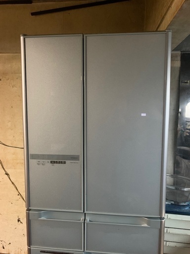 2013年式冷蔵庫になります、 東芝、電動タッチオープンを採用した