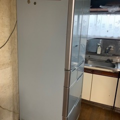 2013年式冷蔵庫になります、