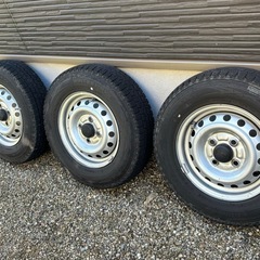 スタッドレスタイヤ 鉄チンホイール付き 145R12 軽トラ 軽バン ホイールナット付き