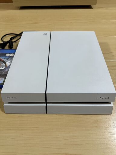 ＰＳ４ ジェットホーワイート 500GB+ゲームソフト1個付き