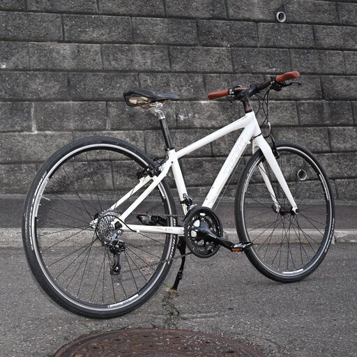2013 TREK 7.4FX\n クリスタルホワイト【クラリス8Sにアップグレード】街乗りに！サイズ15