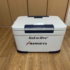 釣具セット　
クーラーボックス、ロッドケース、玉の柄、タモ網セット