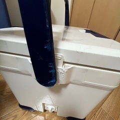 釣具セット　
クーラーボックス、ロッドケース、玉の柄、タモ網セット