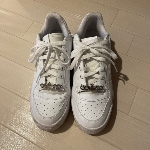 最終値下げadidasスニーカー