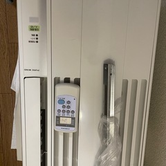 ウィンドウエアコン2台リモコンつき、(うち1台はほぼ未使用)