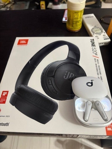 ヘッドホン jblTUNE520bt ワイヤレスイヤフォンAnker Liberty4 セット