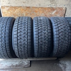 バリ山　BRIDGESTONE ブリヂストン　ブリジストン　DM-V2 285/50R20 スタッドレス　タイヤ　2017年製　20インチ
