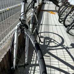 ジモティ来店特価!!　クロスバイク　アサヒサイクル　ROOTS　SR700S　ホワイト　　J-1070