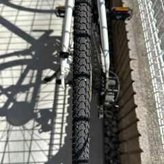 ジモティ来店特価!!　クロスバイク　アサヒサイクル　ROOTS　SR700S　ホワイト　　J-1070