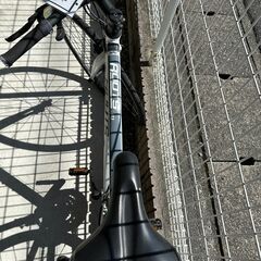 ジモティ来店特価!!　クロスバイク　アサヒサイクル　ROOTS　SR700S　ホワイト　　J-1070