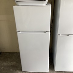 アース万代店　★2020年製★美品 中古★Haier☆130L☆2ドア冷凍冷蔵庫☆右開き☆置き場所を選ばないスリムボディ【JR-N130A-W