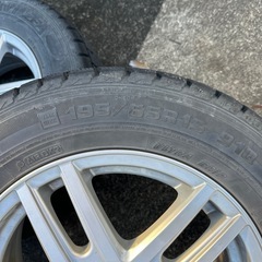 【受付終了】プリウスのスタッドレスタイヤ