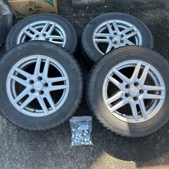 【受付終了】プリウスのスタッドレスタイヤ