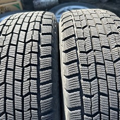 【受付終了】プリウスのスタッドレスタイヤ