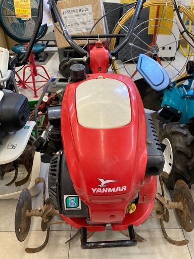 1点限り！!ヤンマー QT30 ミニ耕運機 燃料、レギュラーガソリン 排気量98cc 出力2,0kw(2,7ps)変速段数1段 耕幅550mm