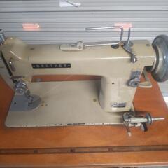 BROTHER 足踏みミシン TA2-B621