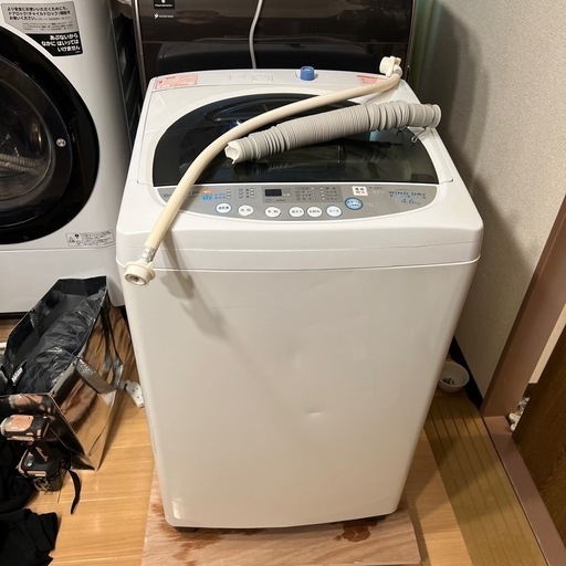 動作品　完全清掃済み　DWA-SL46-W 全自動洗濯機 ホワイト [洗濯4.6kg 上開き] 給水ホース、排水ホース付き