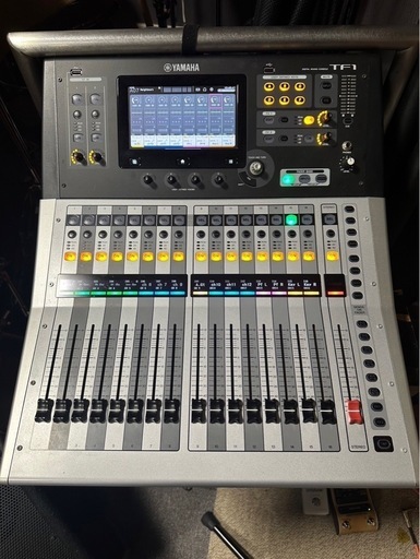 YAMAHA TF1 デジタルミキサー　ハードケース付き