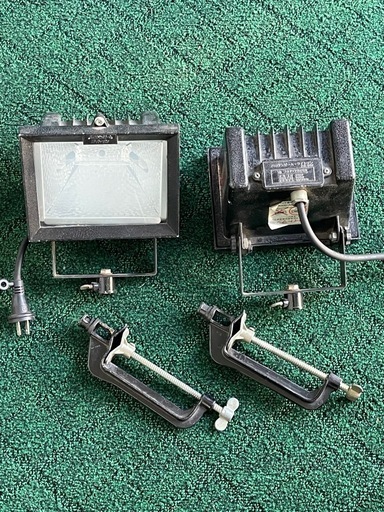 ハロゲンビーム投光器500W2台