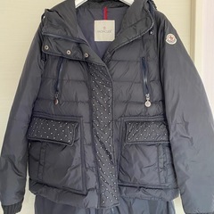 モンクレール スタッズ付きレディース ダウンコート