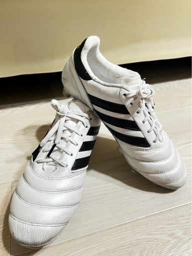 サッカースパイク　adidas