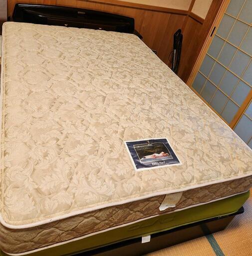 シモンズ製　ダブルサイズ　マットレス