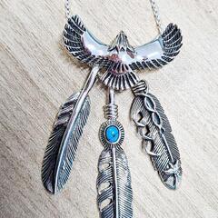 シルバー製 羽根と鳥のモチーフ ネックレス ターコイズ石付き