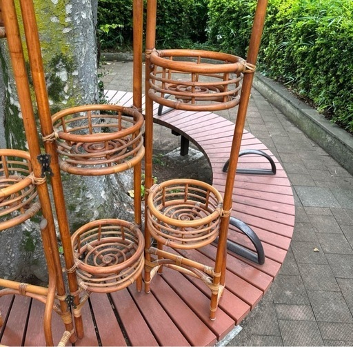 籐の植木鉢入れや小物飾り棚に！収納できます