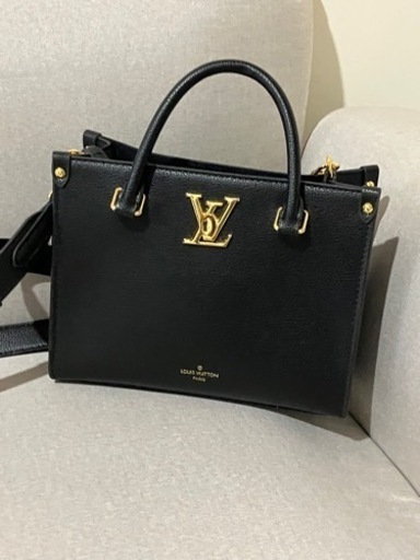 新品　ハンドバッグ（ショルダー取り外し可）