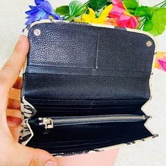 山羊革●ミュウミュウ●miumiu●財布●ネコ柄●付属品完備●ギャランティ付●箱付き●レザー●アニマル柄●ウォレット●二つ折り財布